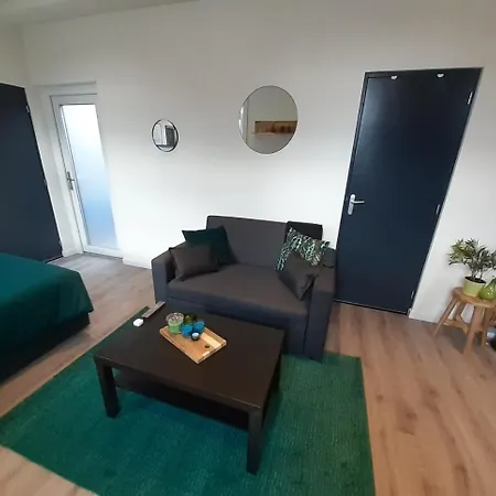 Apartment Deluxe *